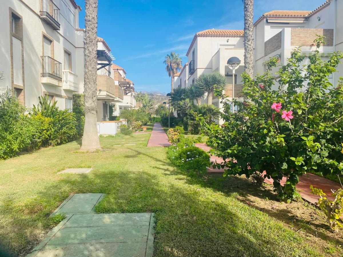 Apartamento Duplex Ático, primera línea de playa Torrox Exterior foto